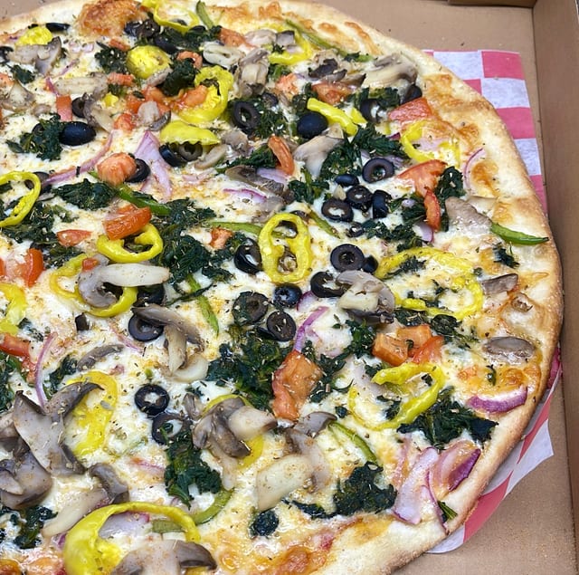 Medium Vegetarian Pizza.